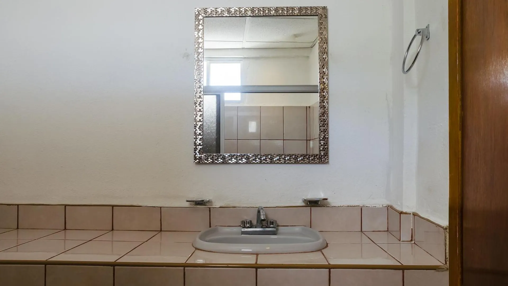 Capital O Hotel Dos Mares, Cabo San Lucas